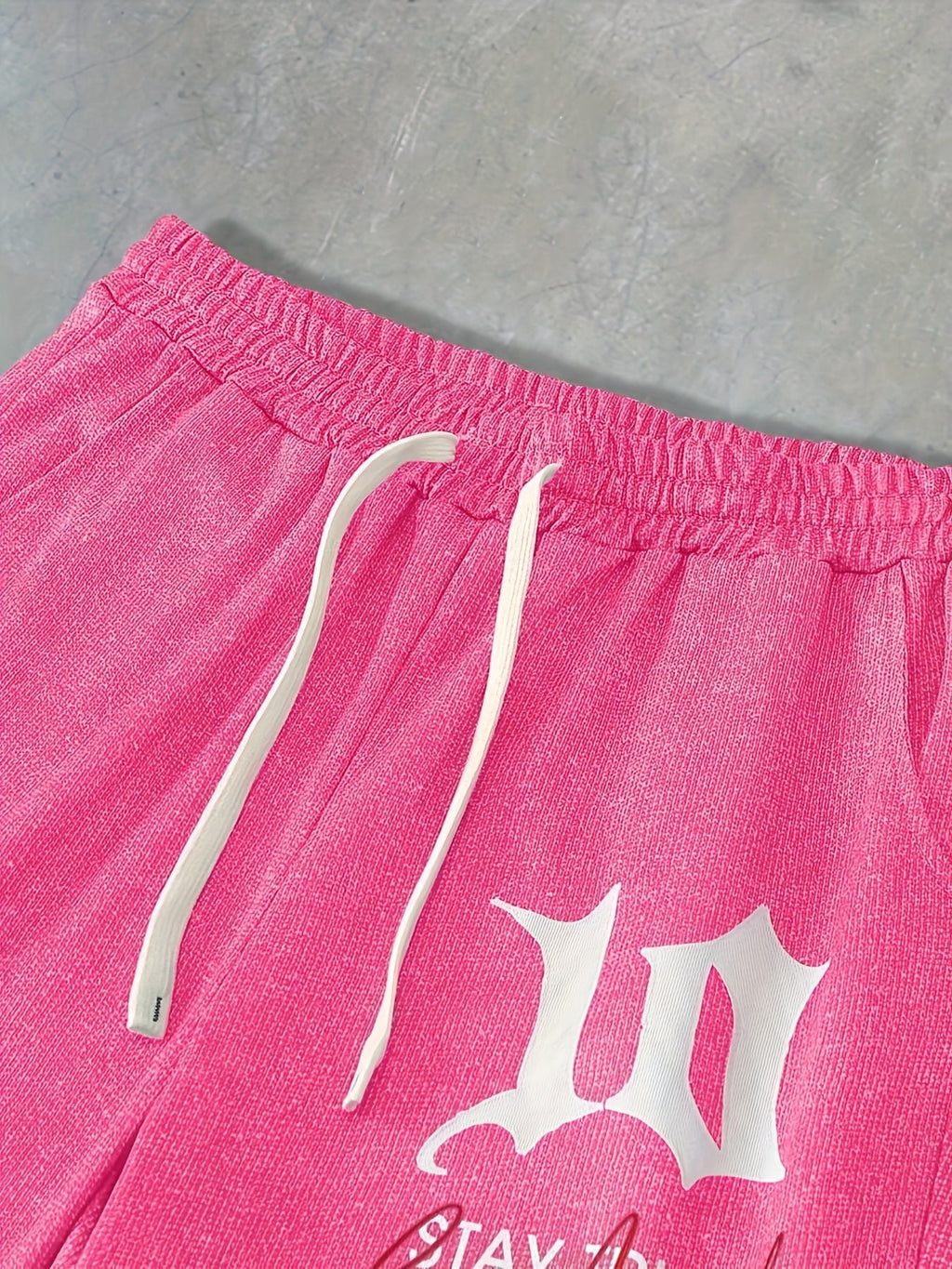 Jogger Streetwear Vintage Unisexe Rose – Taille Haute, Coupe Loose & Zip Intégral | Design Graffiti Harajuku - L’ÂME URBAINE LIFESTYLE