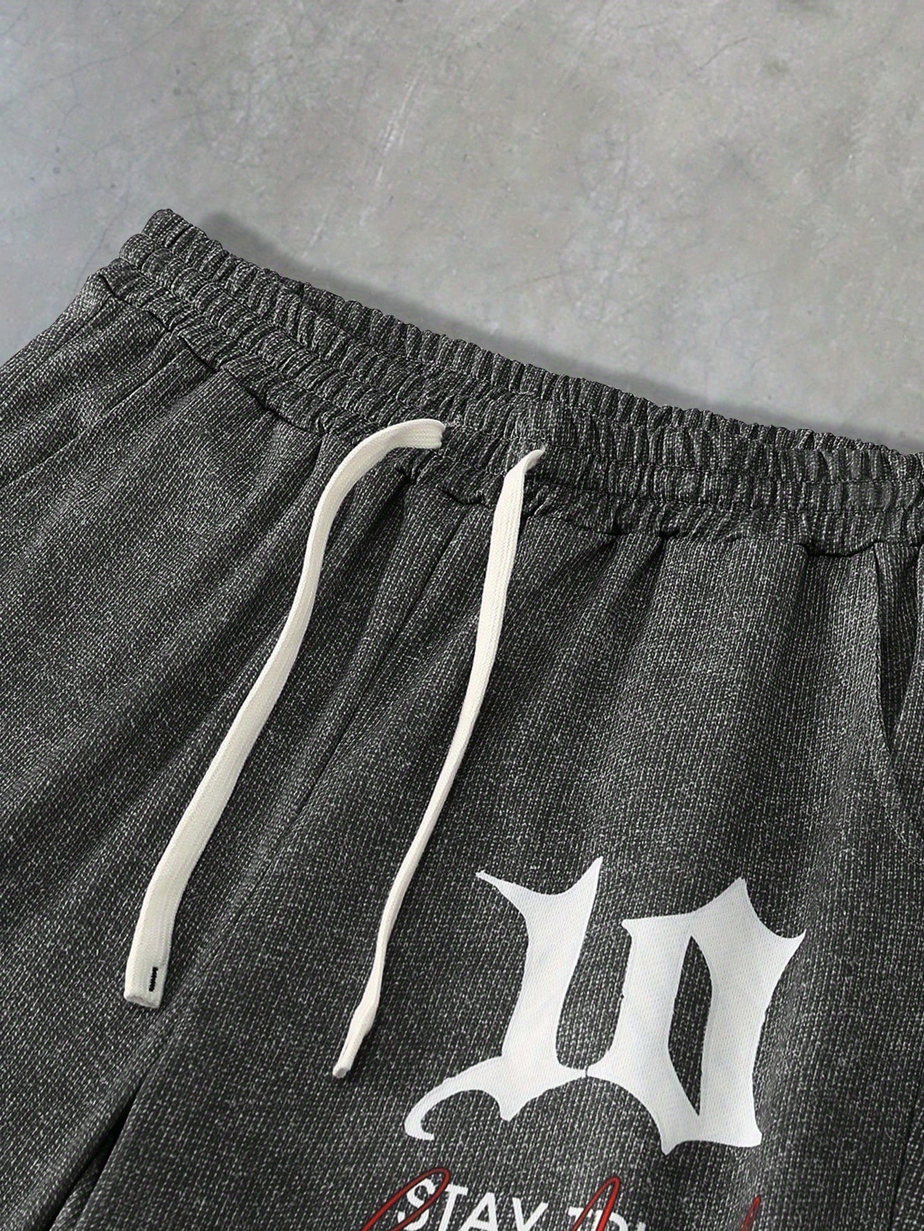 Jogger Streetwear Vintage Unisexe Rose – Taille Haute, Coupe Loose & Zip Intégral | Design Graffiti Harajuku - L’ÂME URBAINE LIFESTYLE